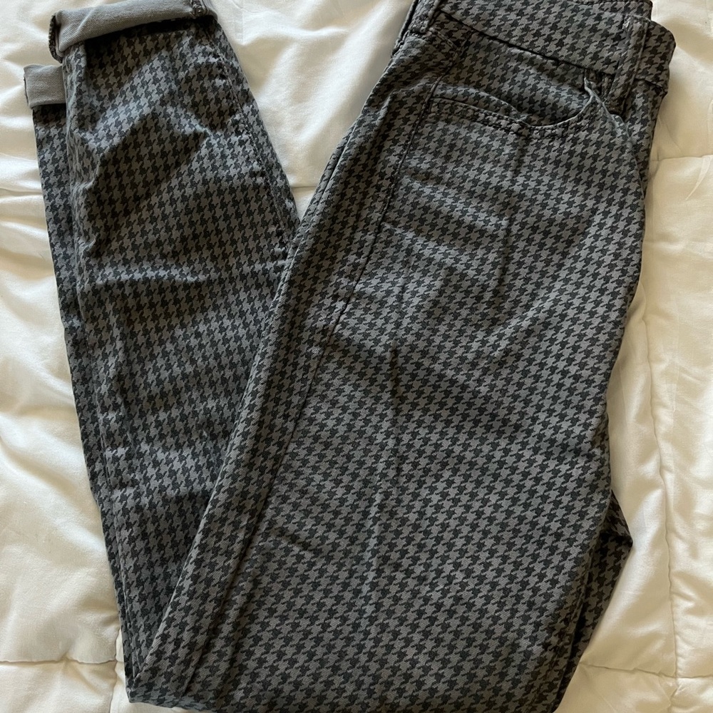 Women’s American Eagle Patterned Pants